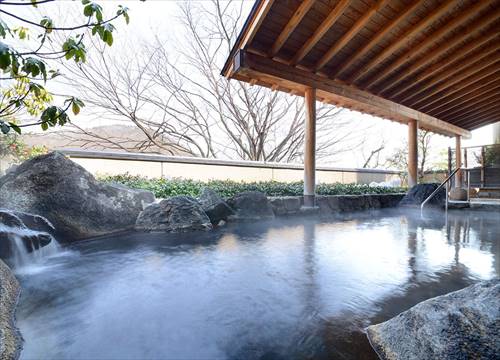 Open-air bath